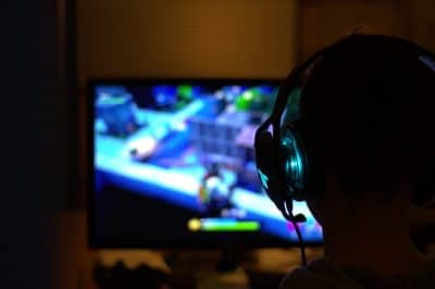 Tehnologii Emergente în Gaming Realitatea Virtuală și Augmentată